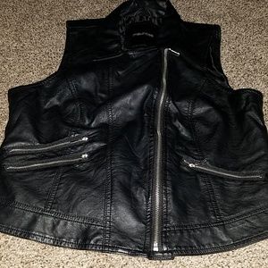 Maurices Vest (Large)